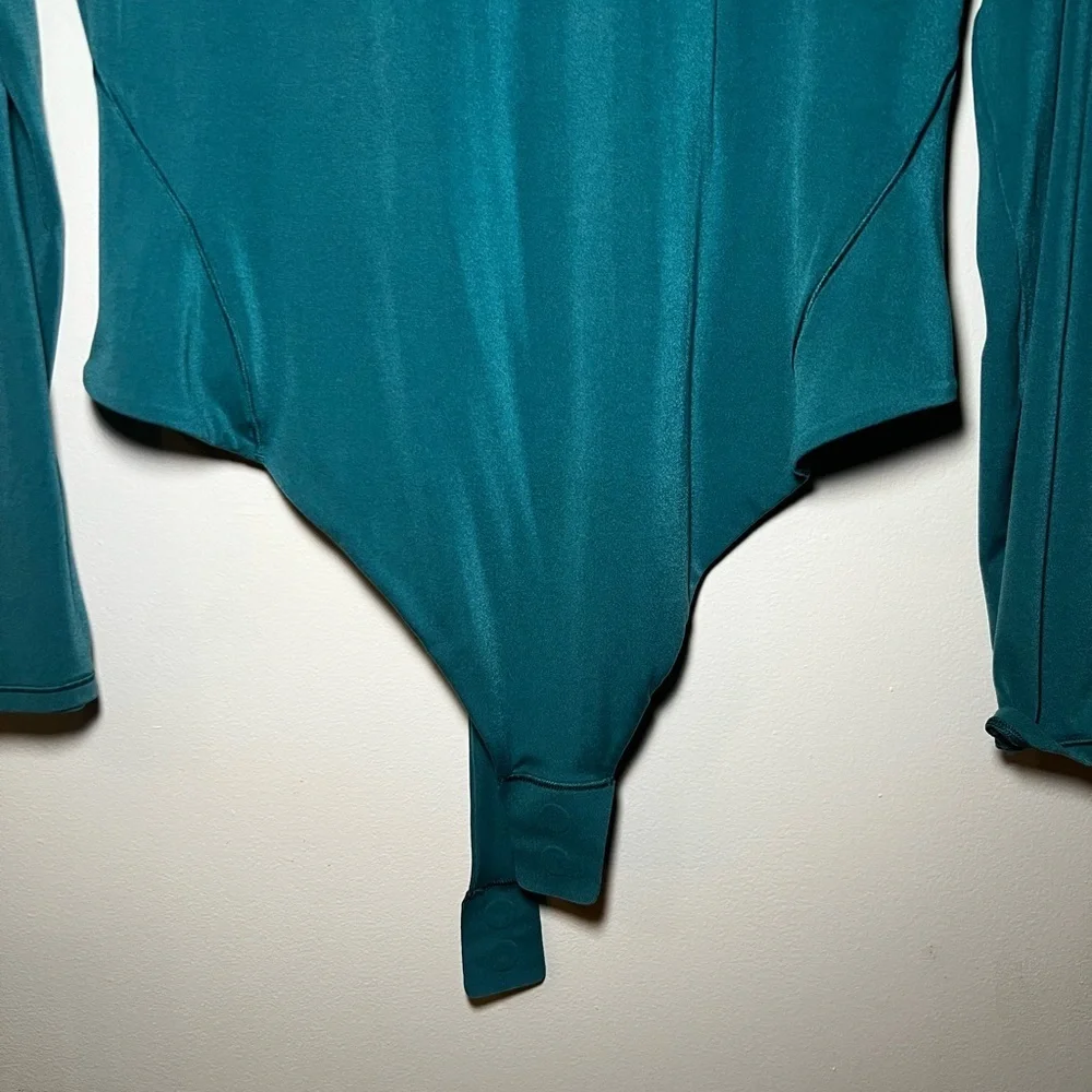 Lululemon Athletica Teal Long Sleeve Classic Night Out Turtleneck Bodysuit XL